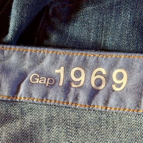 ⭐️Gap 1969 Real Straight Jeans⭐️ - Picture 6 of 11